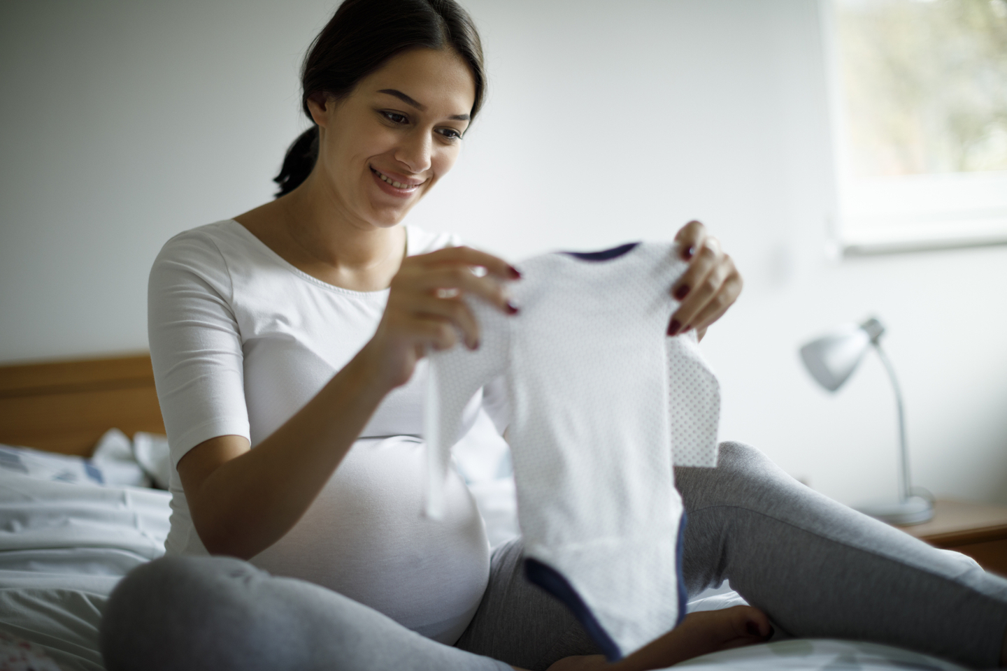 Pregnant woman store hospital bag