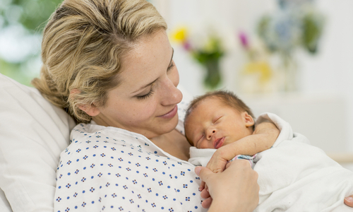 Cómo vestir a tu bebé prematuro: Petit Nicu