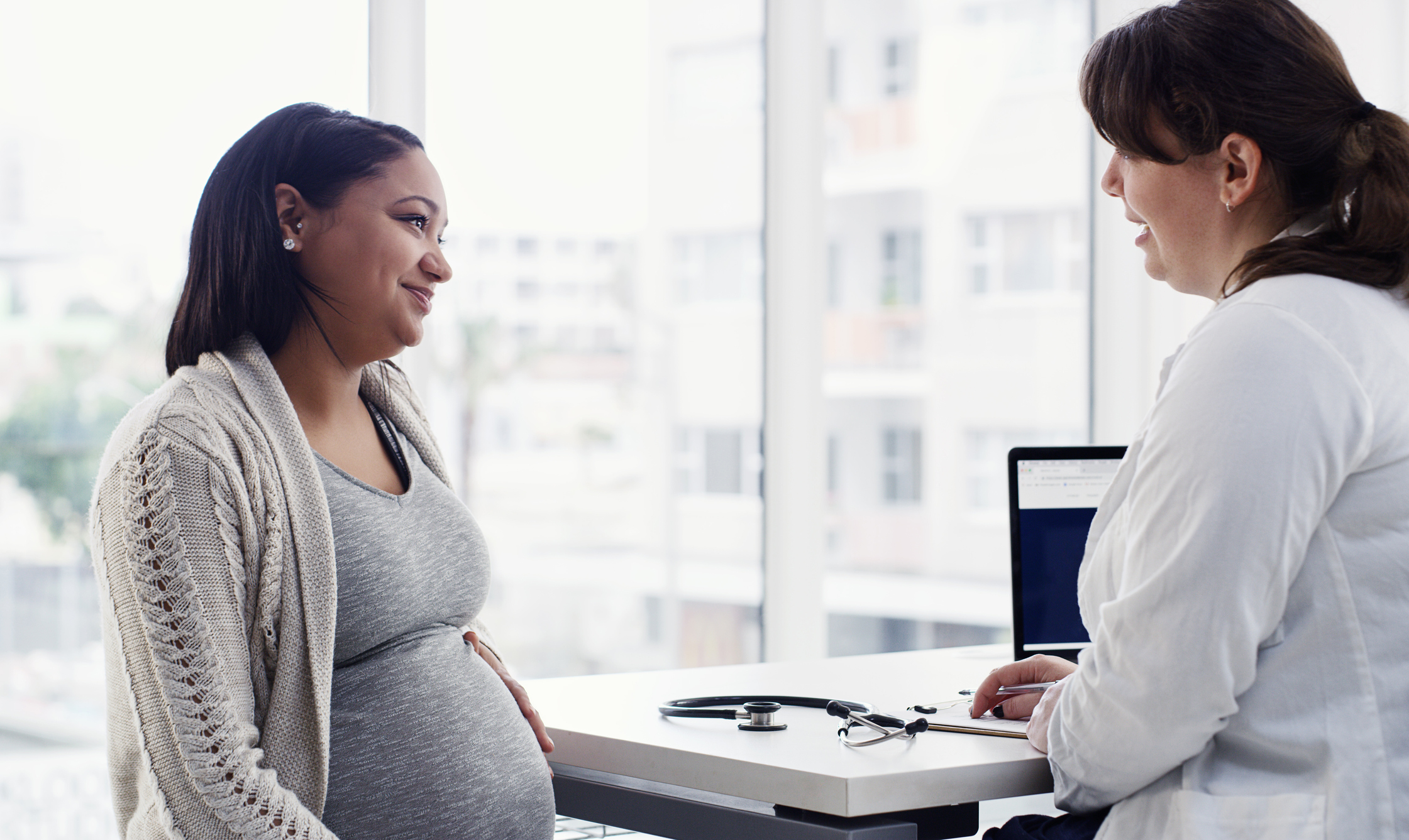 Midwife vs. OB-GYN: What's The Difference? - Oula